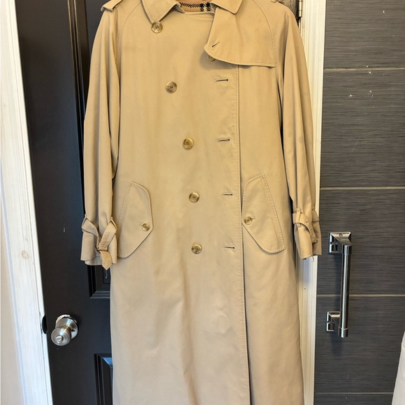 Burberry Classic Check Pattern with Navy Label - Picture 2 of 7